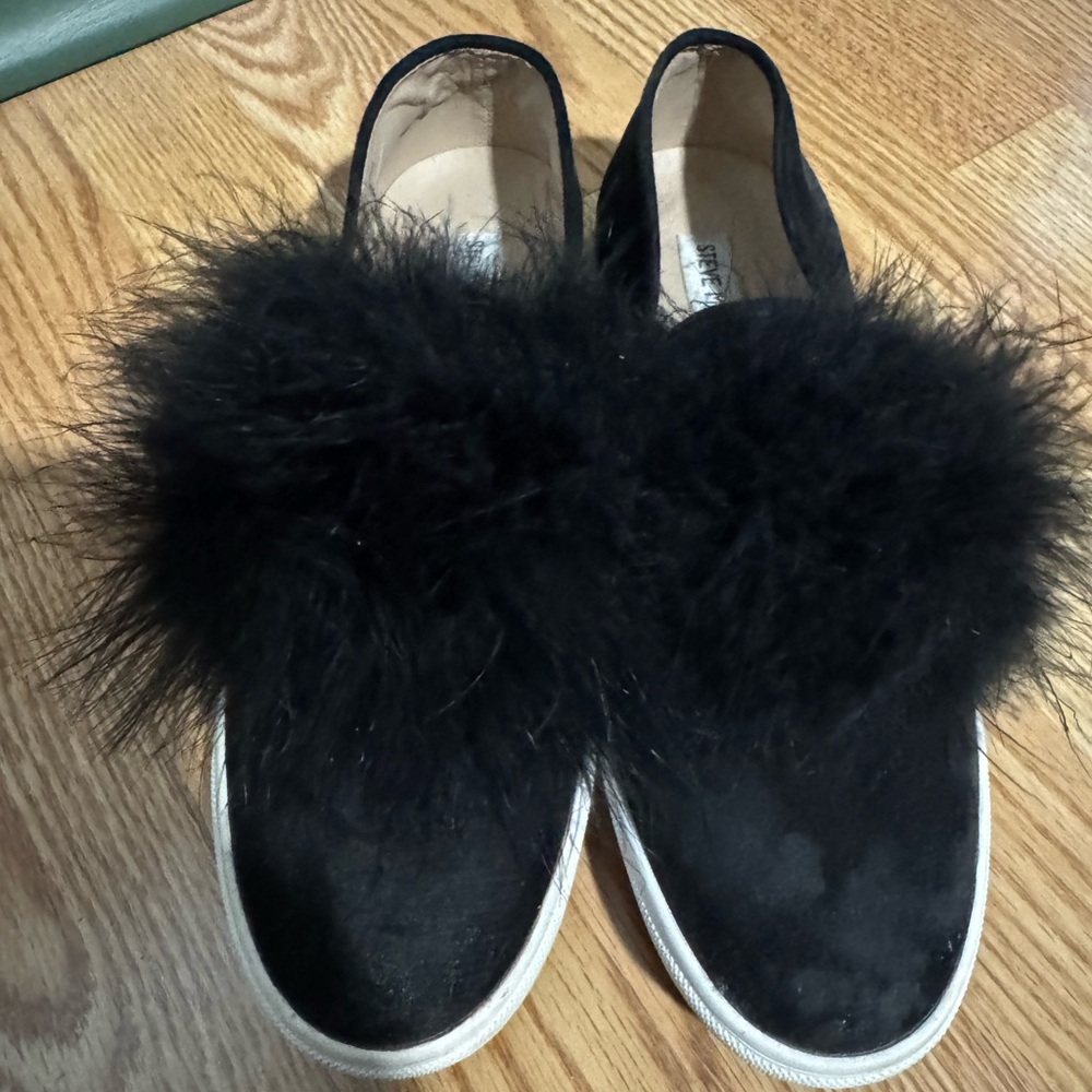 Steve Madden Women’s Emily Black Slip on Shoes - Picture 2 of 3